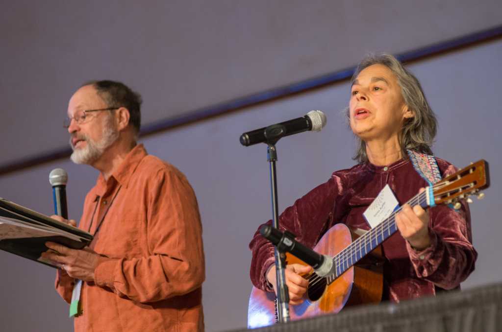 Wali Via and Lorna Kohler warm up the audience with song